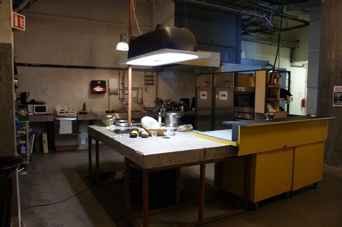 The kitchen in the cantina