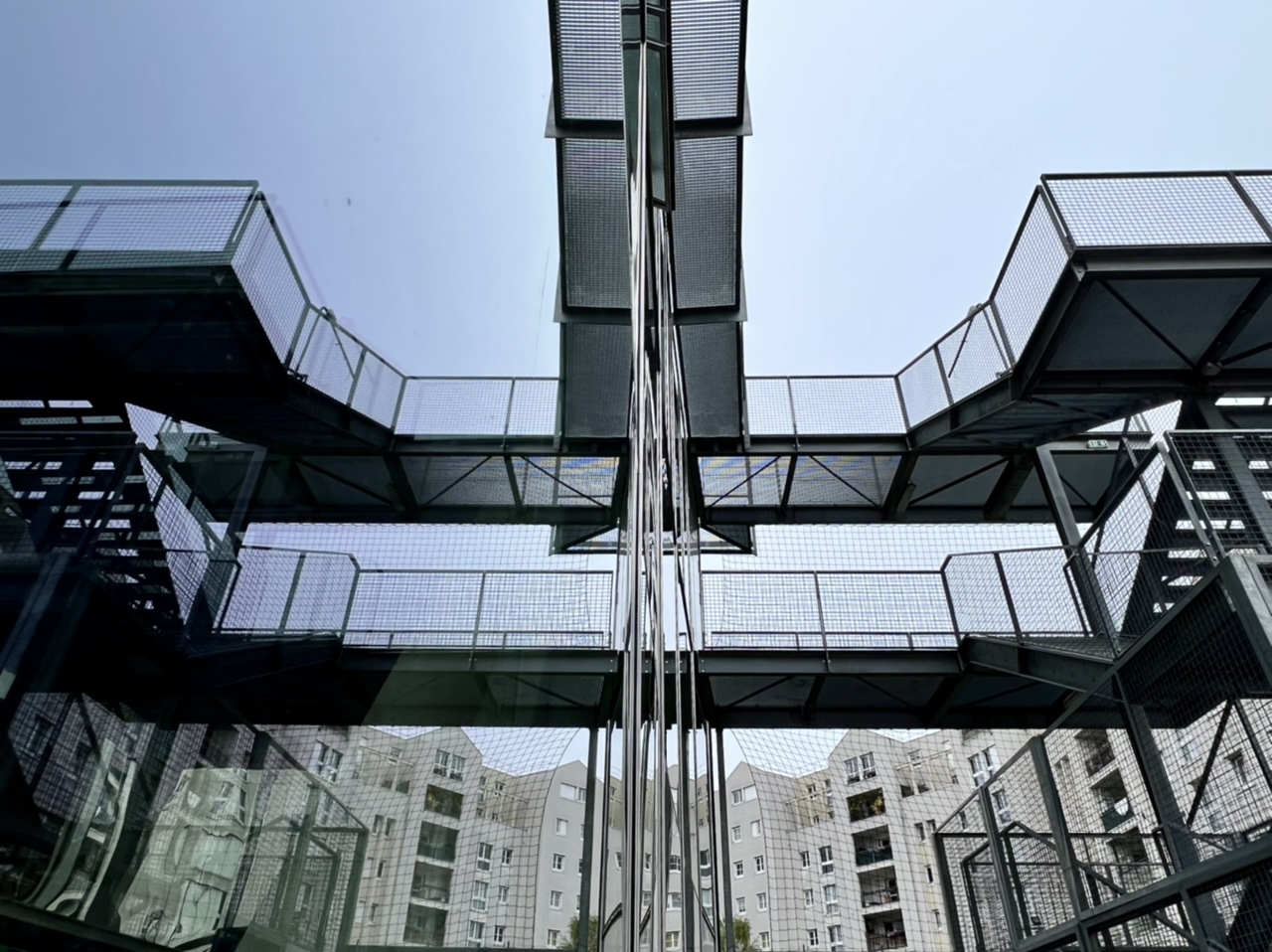 Building Interfaces in France